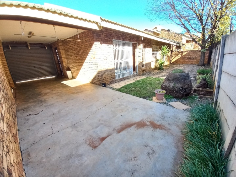 3 Bedroom Property for Sale in Bult South North West